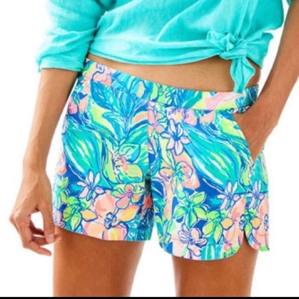 ISO - These Lilly Pulitzer Ocean View Shorts SZ M